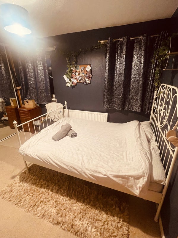 Room Woodside Place in Viewpark
