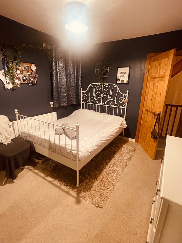 Room Woodside Place in Viewpark