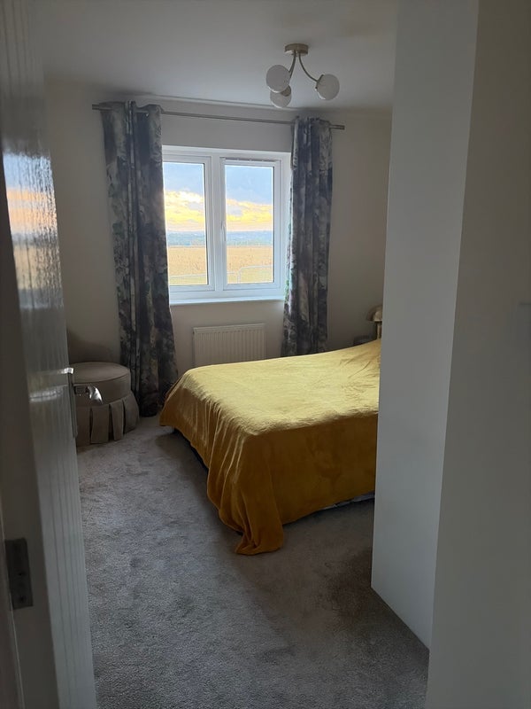 Room Crop Leaze in Bristol