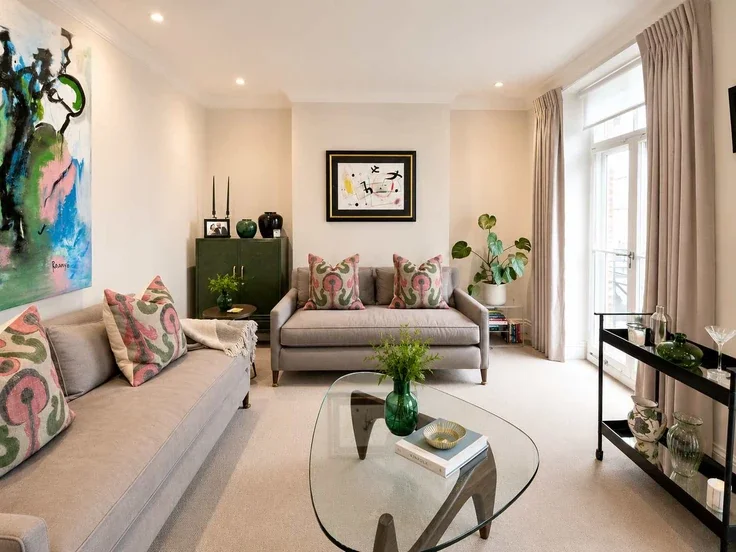 Flat Davies Street in City of Westminster
