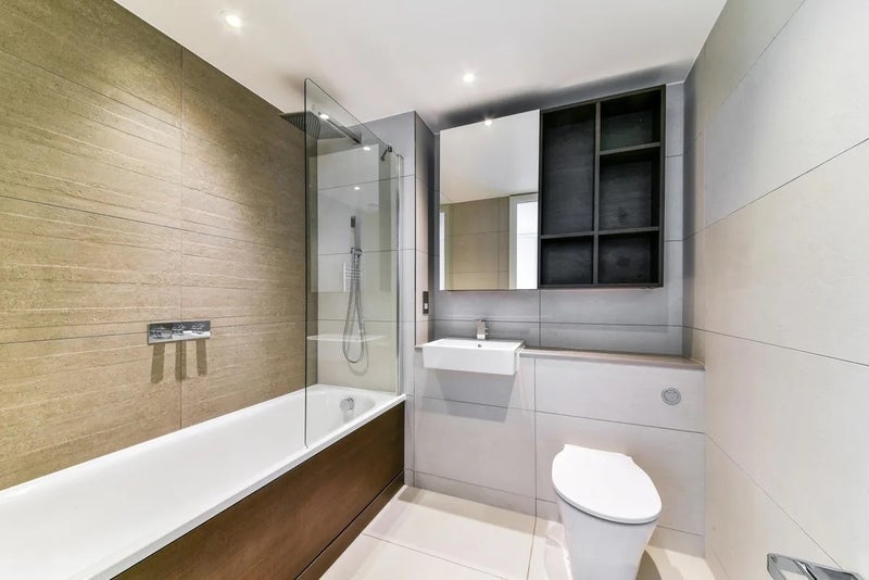 Flat Daneland Walk in Greater London