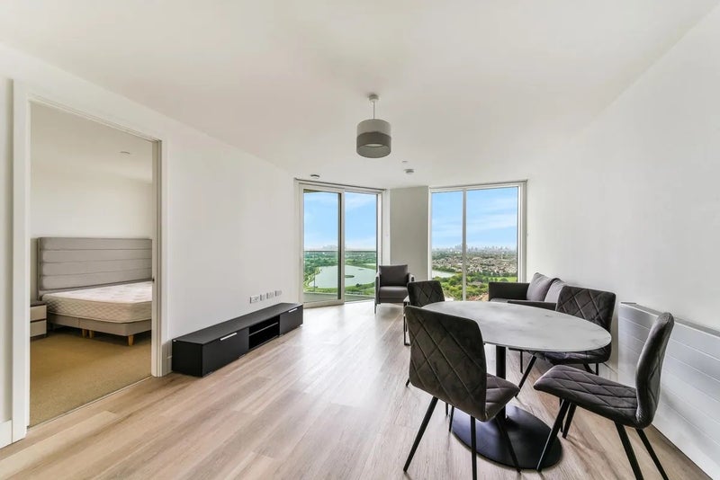 Flat Daneland Walk in Greater London