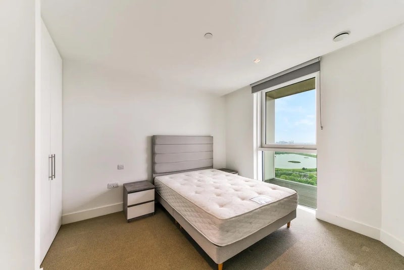 Flat Daneland Walk in Greater London