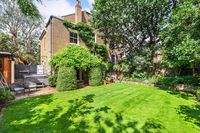 House Northampton Park in Greater London