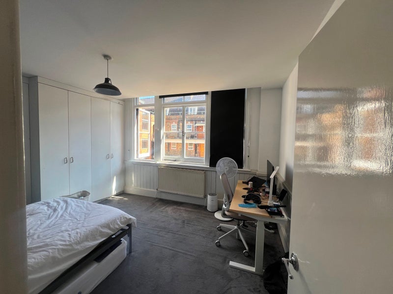 Room Brune Street in Greater London