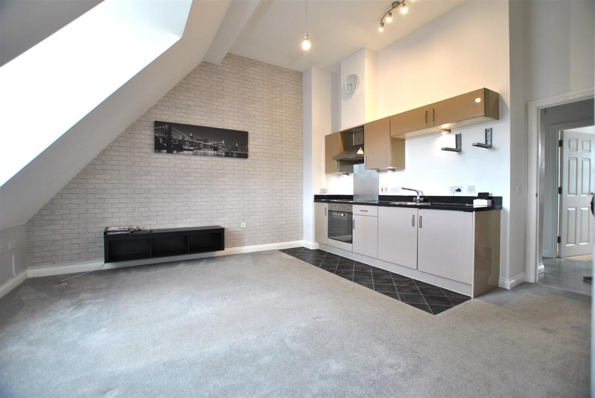 Flat Tibbott Walk in Bristol