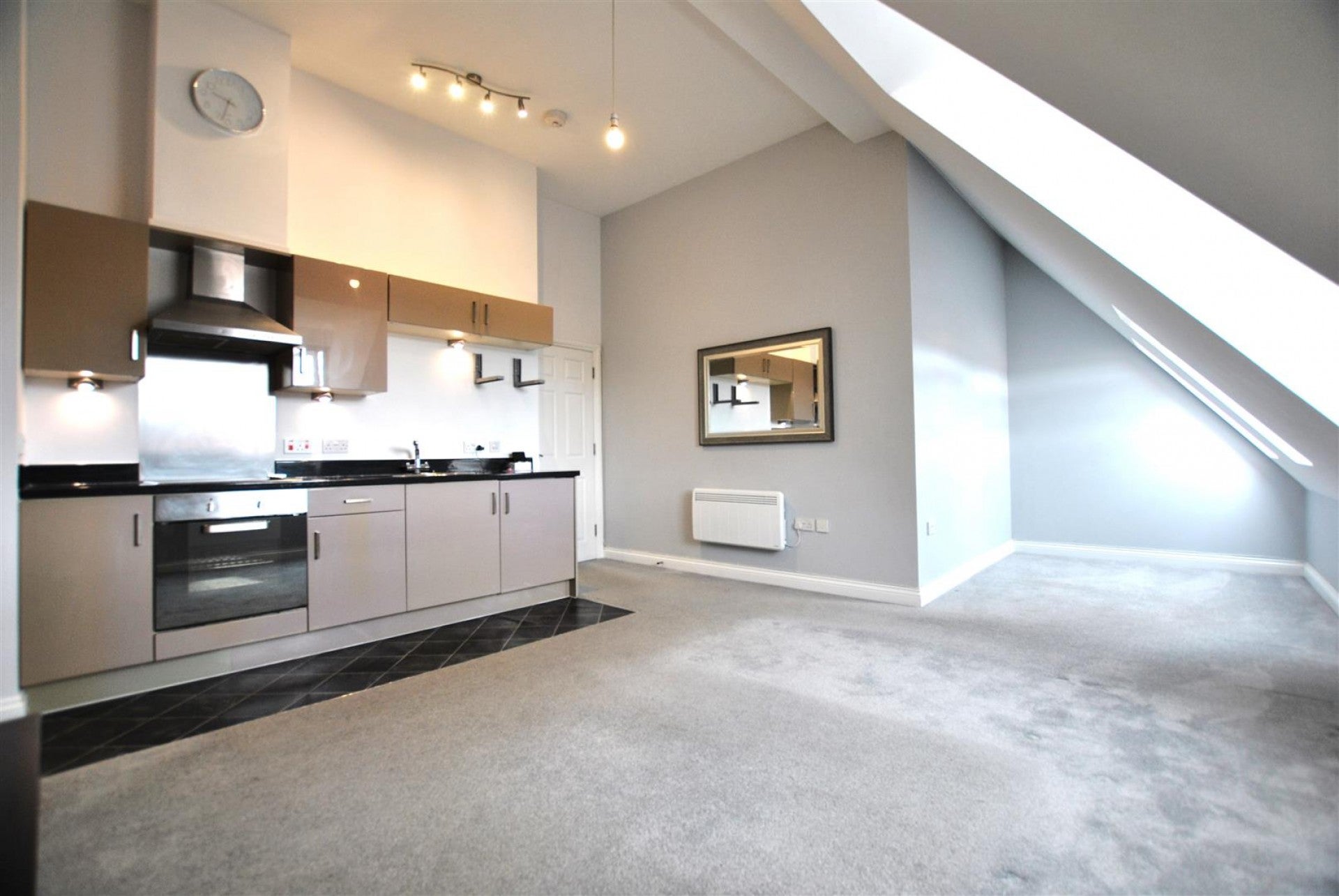 Flat Tibbott Walk in Bristol