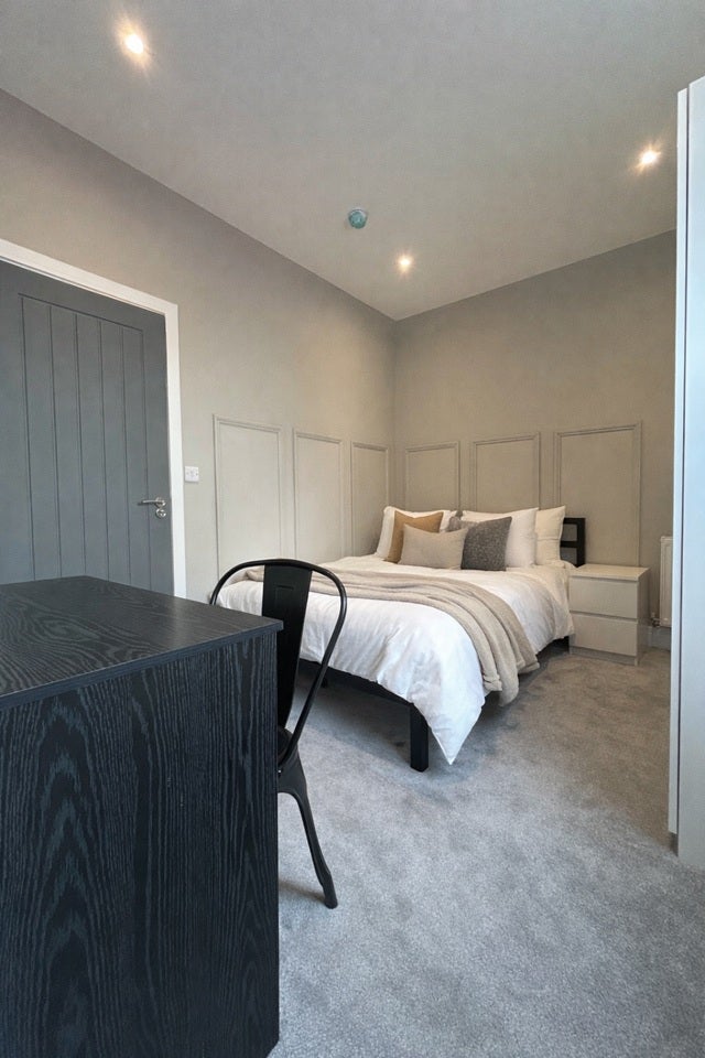 Room Childe Square in Portsmouth