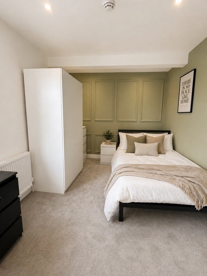 Room Childe Square in Portsmouth