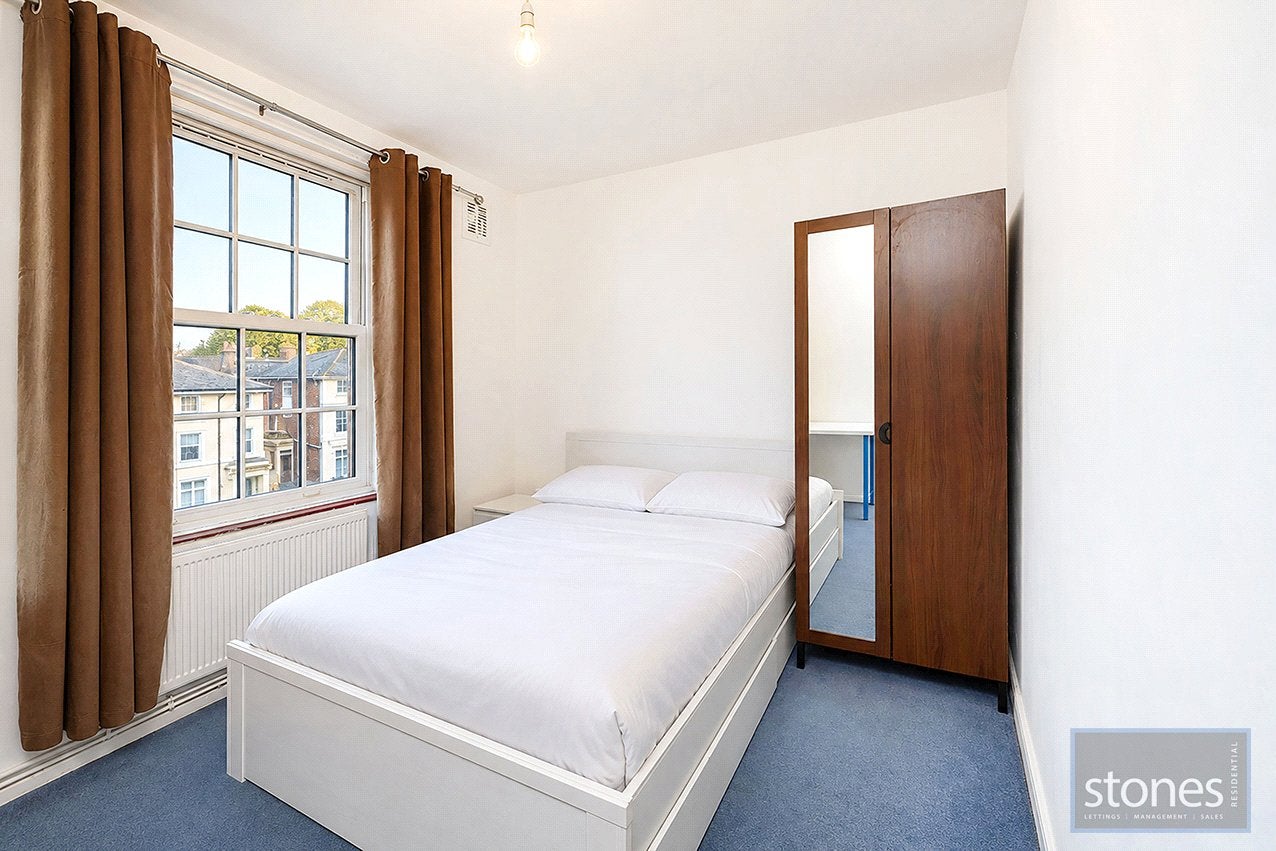 Flat Adelaide Road in Greater London