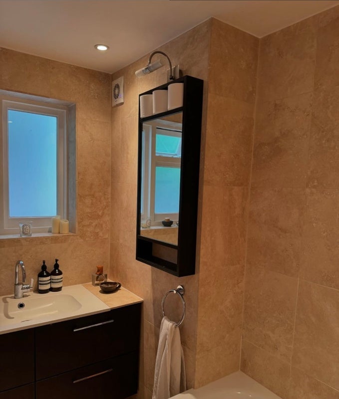 Room Elwin Street in Greater London