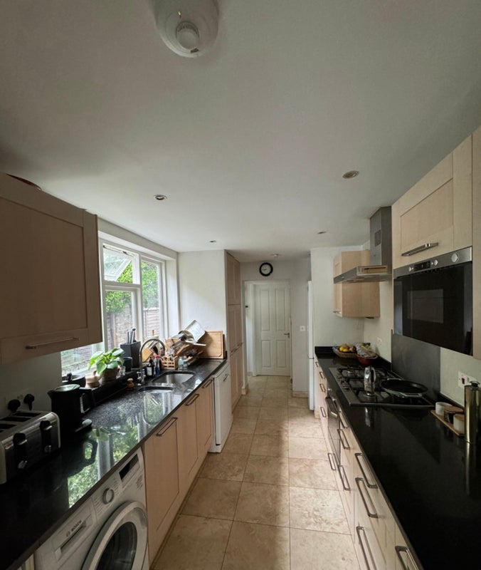 Room Elwin Street in Greater London