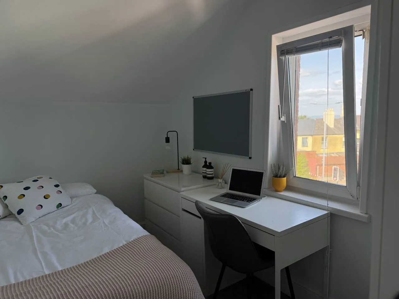 Flat Magdalen Road in Exeter