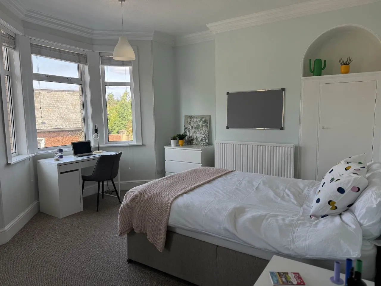 Flat Magdalen Road in Exeter