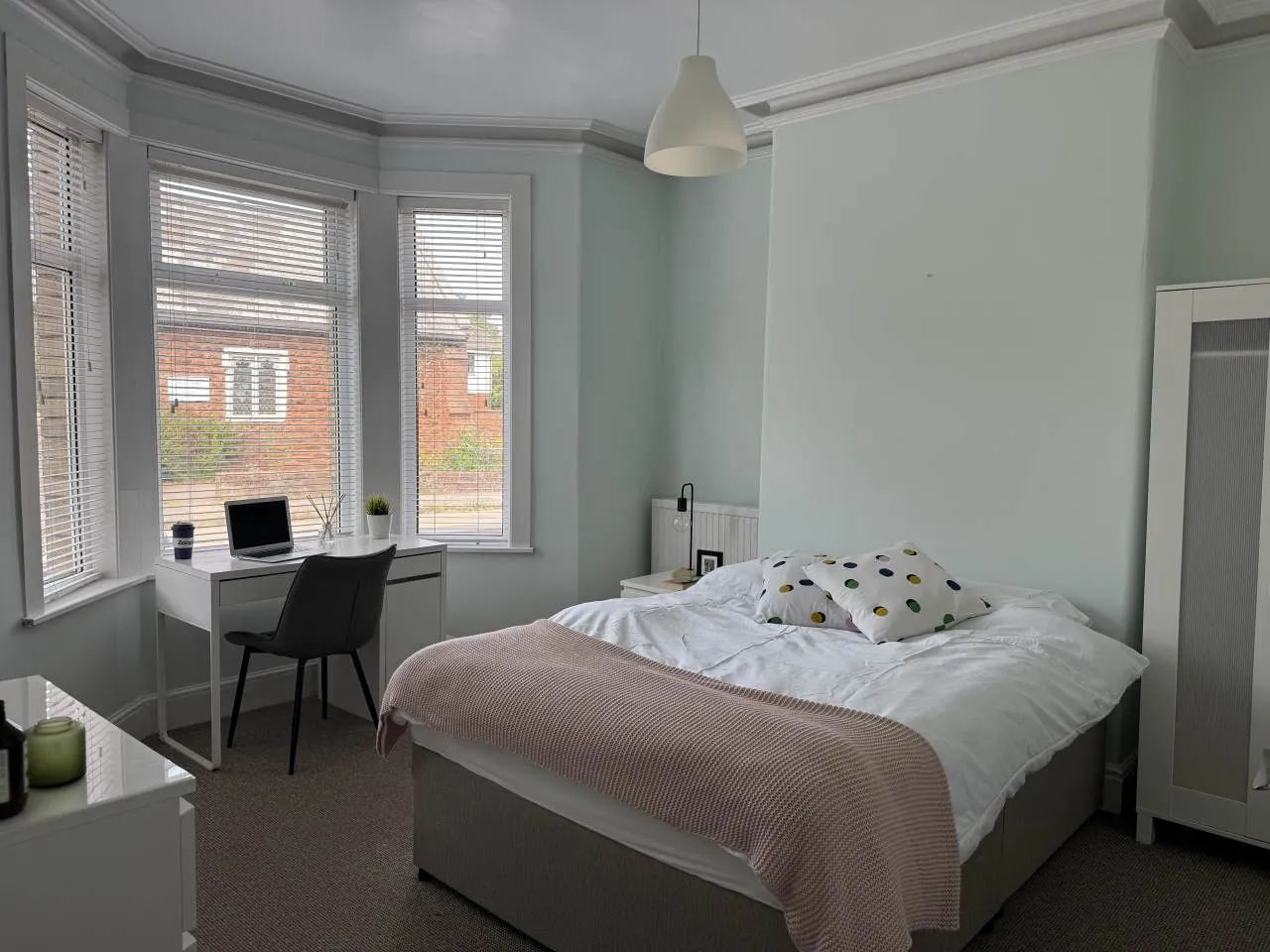 Flat Magdalen Road in Exeter