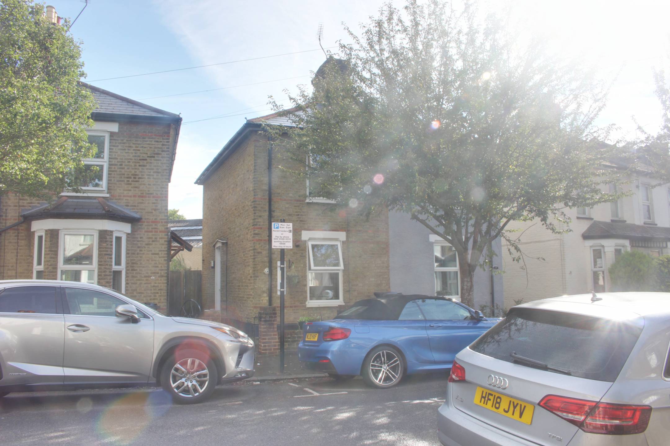 House Leslie Grove in Greater London