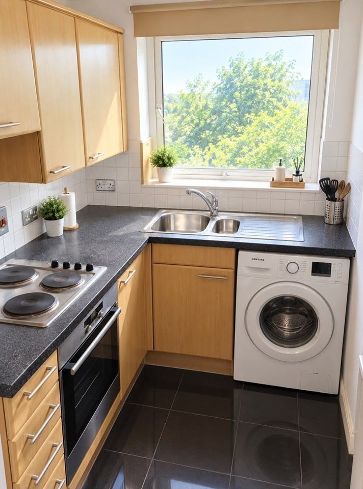 Flat Hainault Street in Greater London