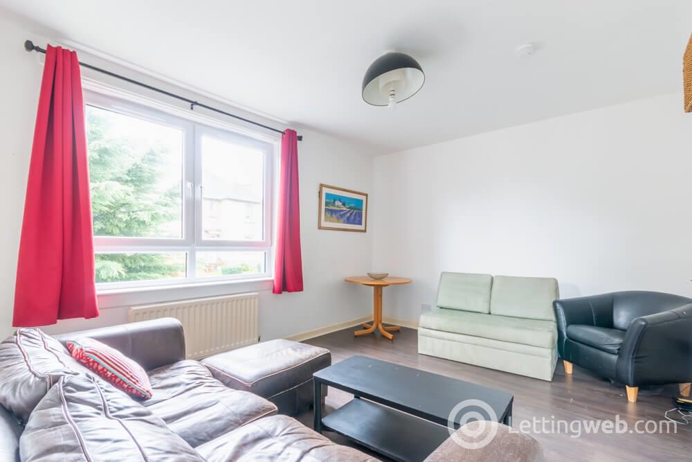 Flat Loganlea Road in Edinburgh
