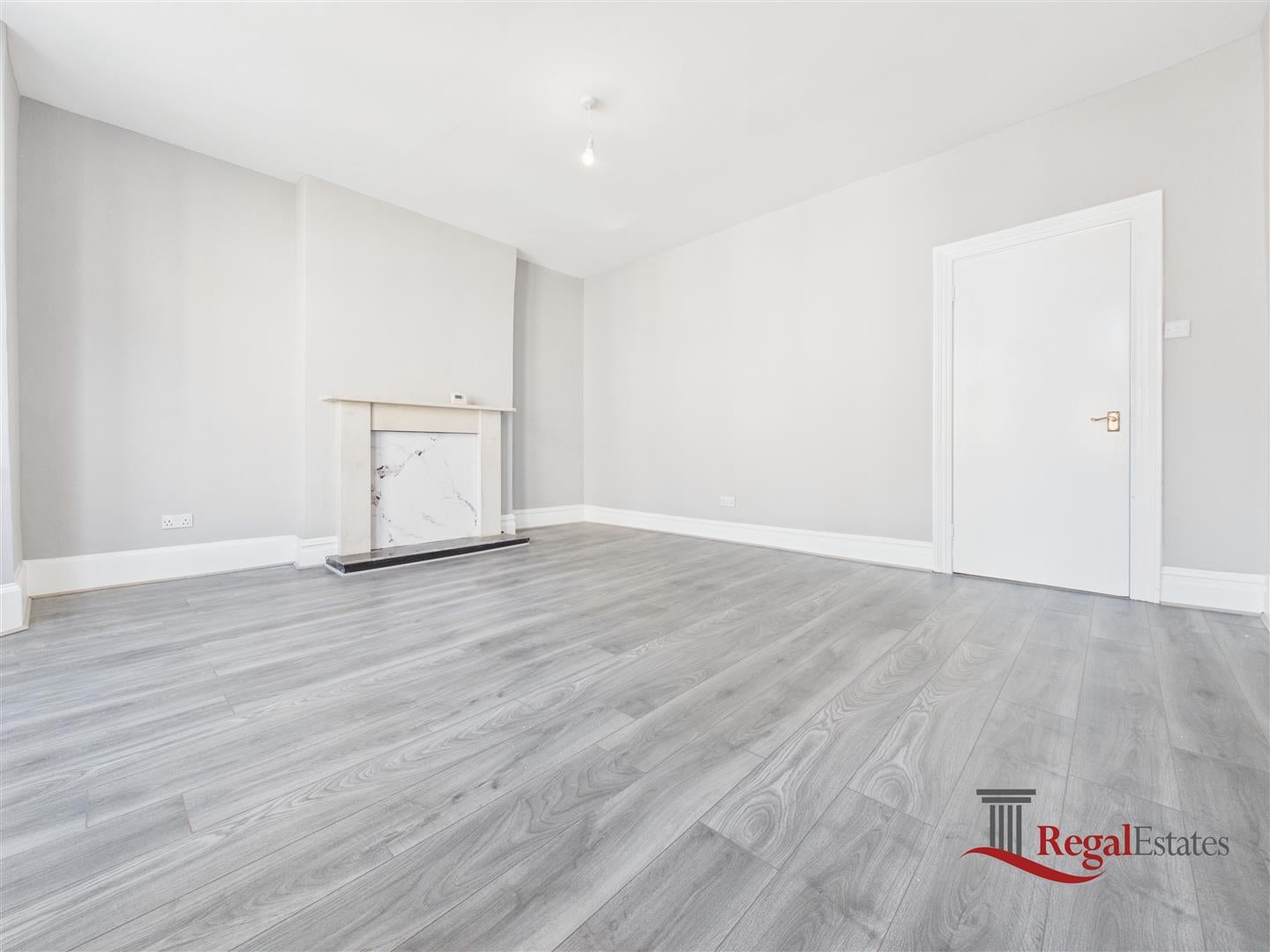 Flat Grange Road in Greater London