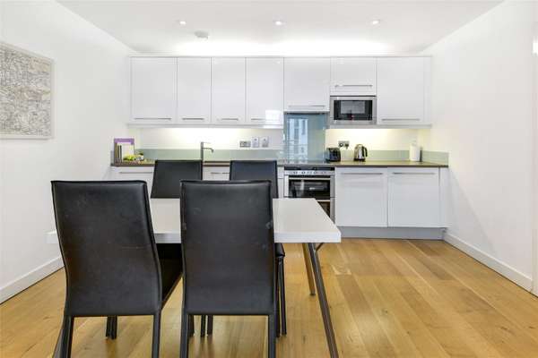 Flat Gillingham Street in City of Westminster