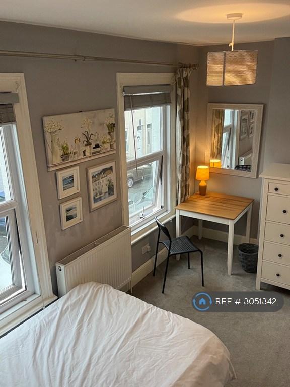 Room Magdala Road in Gloucester