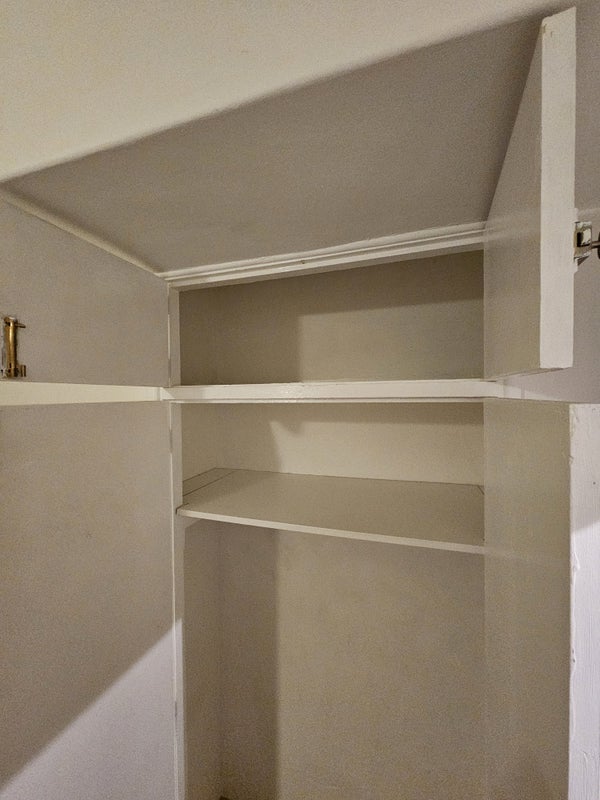 Room Pinchin Street in Greater London