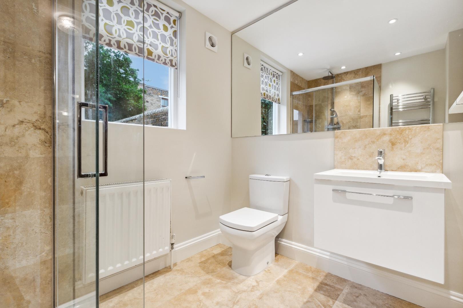Flat Hammersmith Grove in Greater London