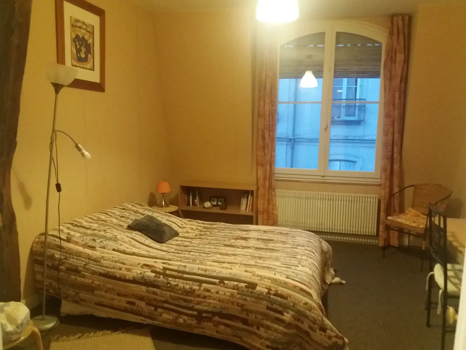 Room Rue Giraudeau in Tours