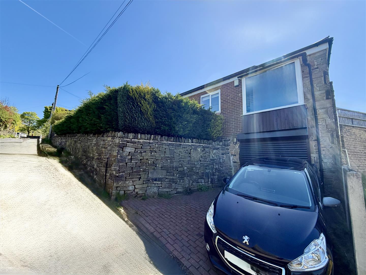 House Tommy Lane in Kirklees
