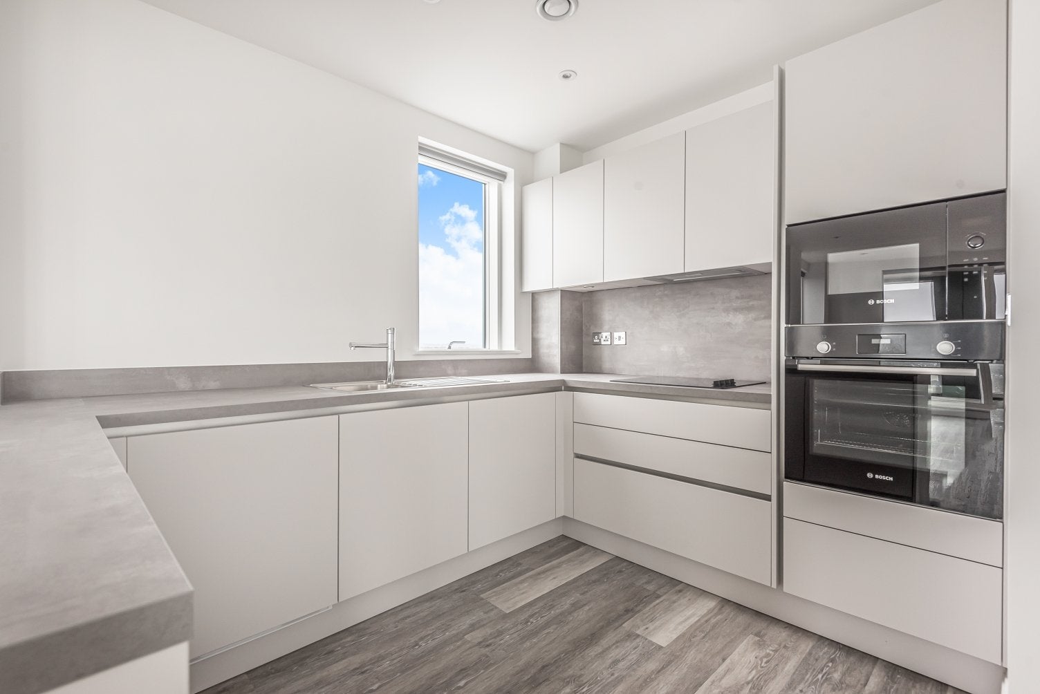 Flat Kentish Way in Greater London