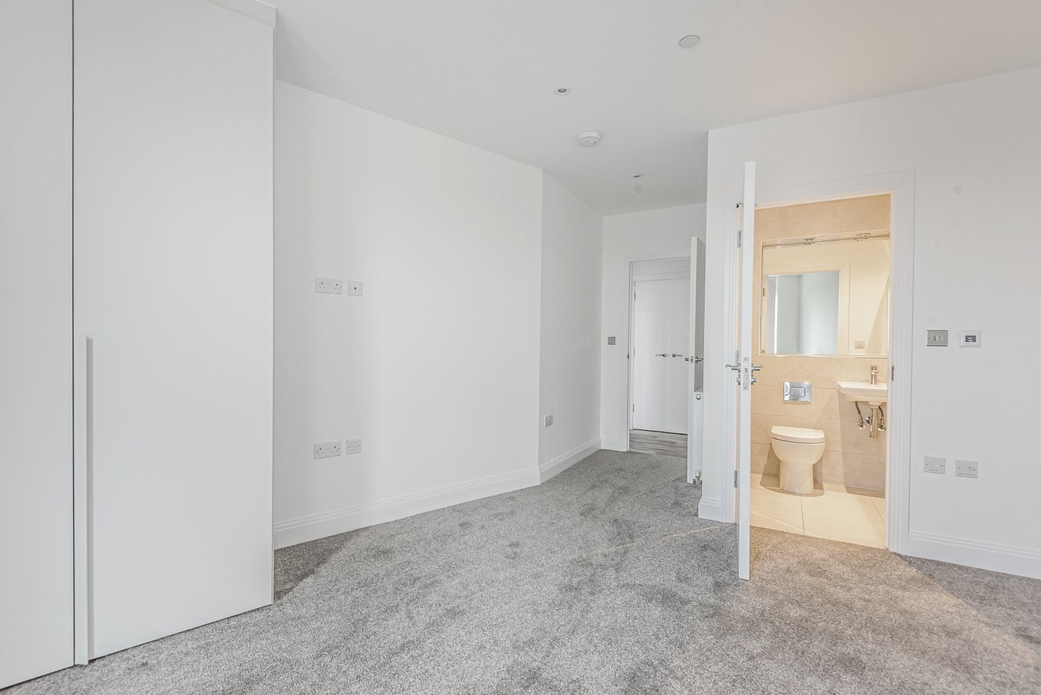Flat Kentish Way in Greater London