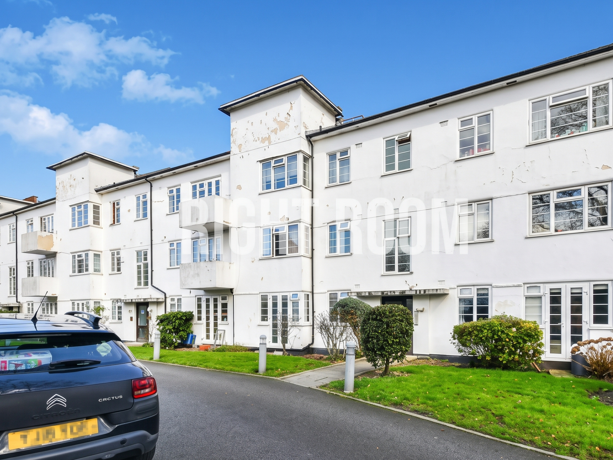 Flat Beech Lawns in Greater London