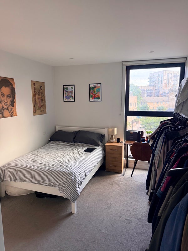 Room Elsdale Street in Greater London