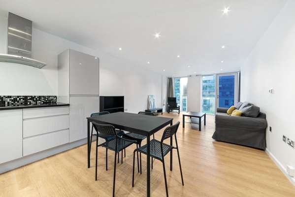 Flat Millharbour in Greater London
