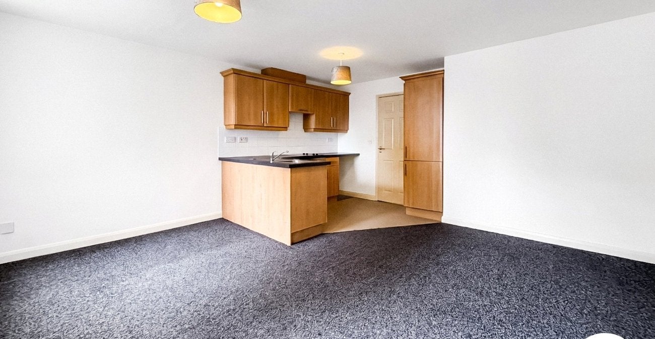 Flat Maidstone Road in Chatham