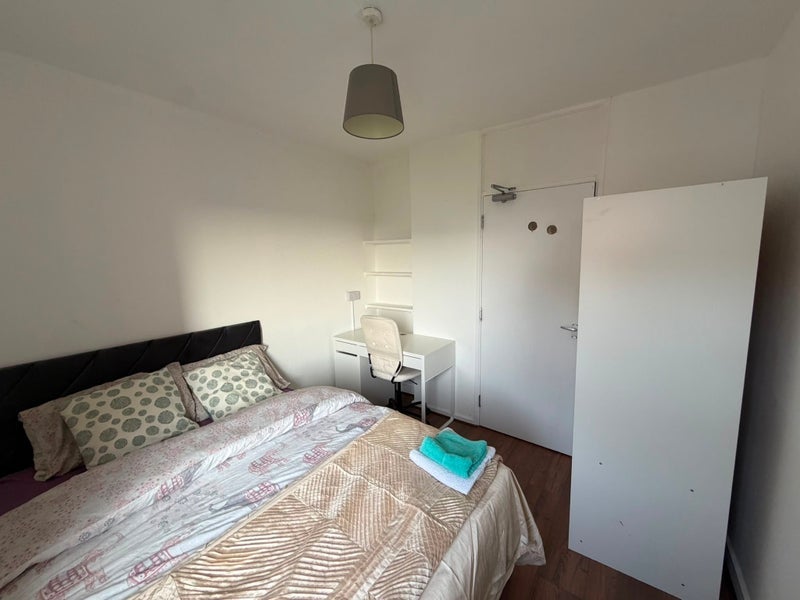 Room Stanhope Street in Greater London