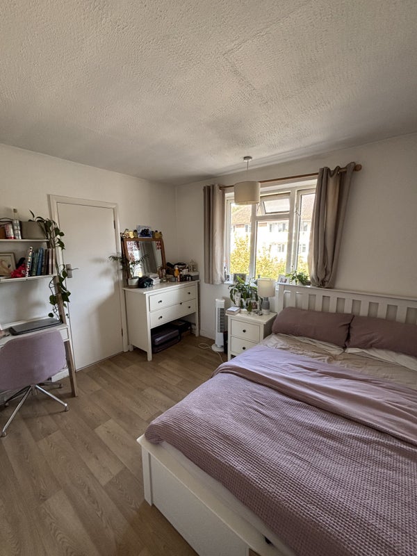 Room Ricards Road in Greater London