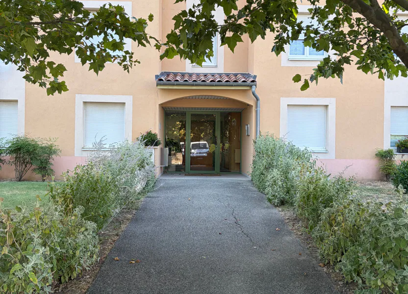 Flat Rue de l'Enclos in Donzère