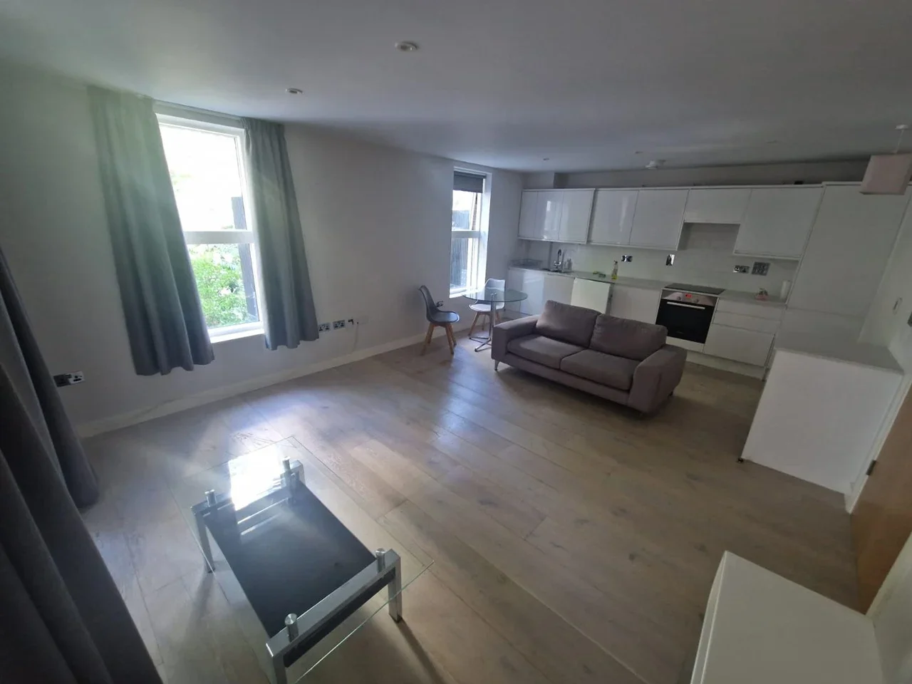 Flat Havannah Street in Greater London