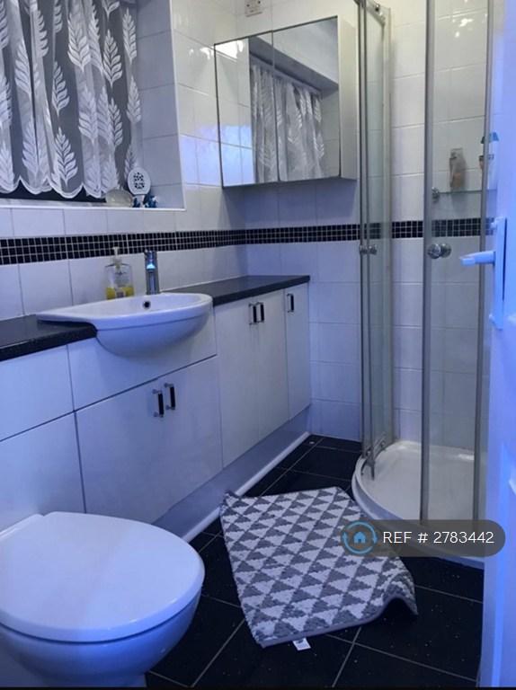 Room Swale Close in Kenningtons