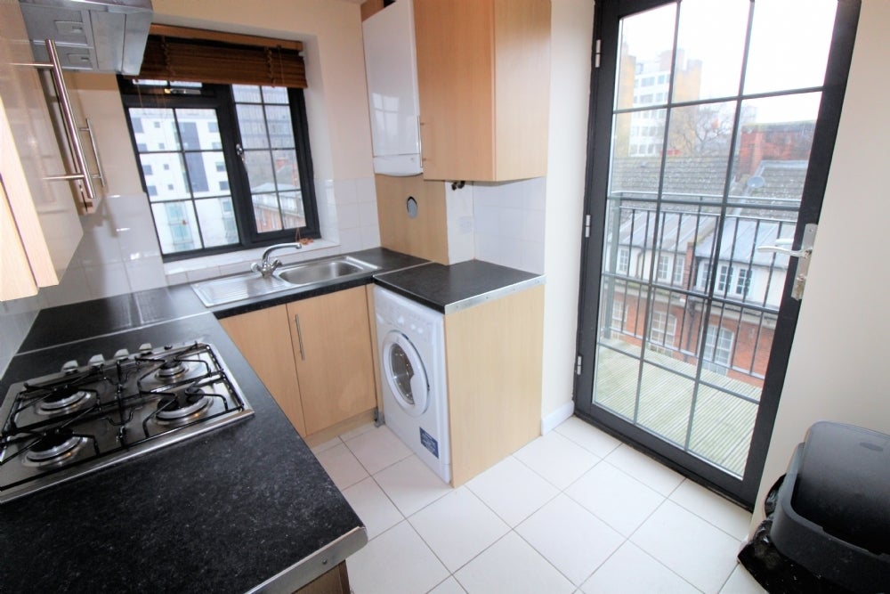 Flat Eversholt Street in Greater London