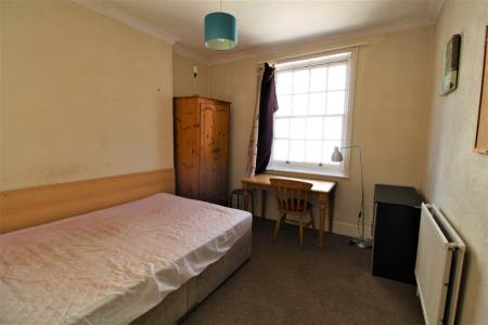 Flat Russell Square in Brighton
