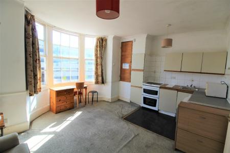 Flat Russell Square in Brighton