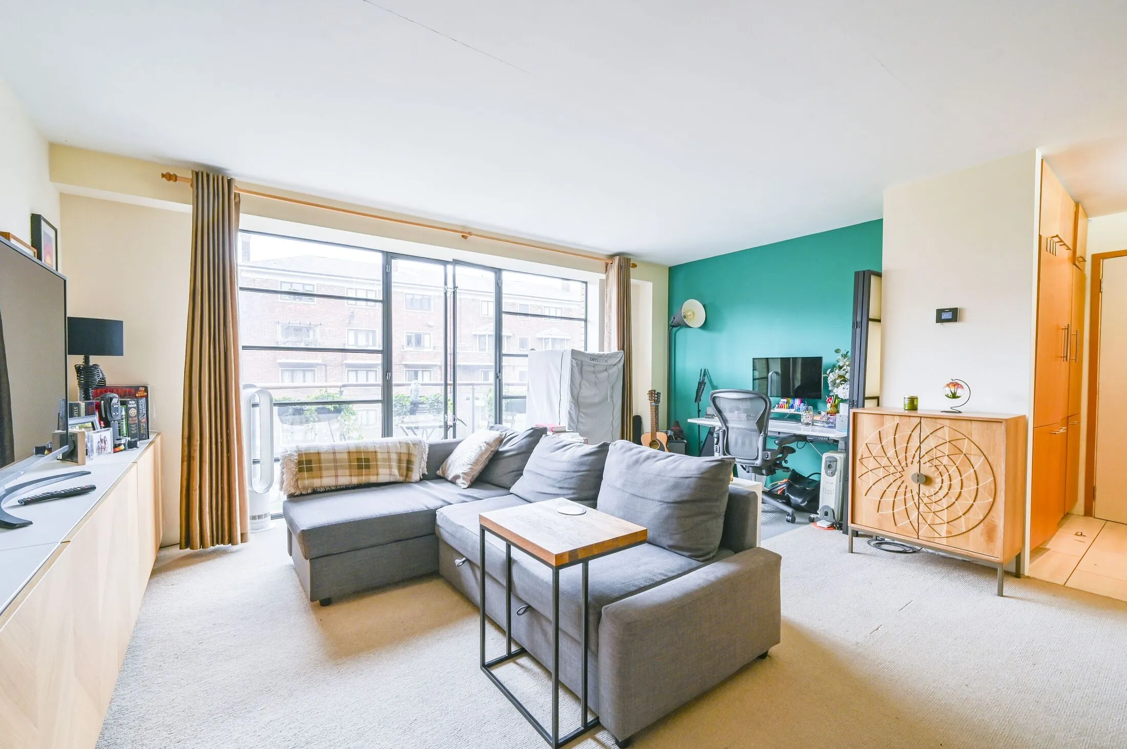 Flat New Wharf Road in Greater London