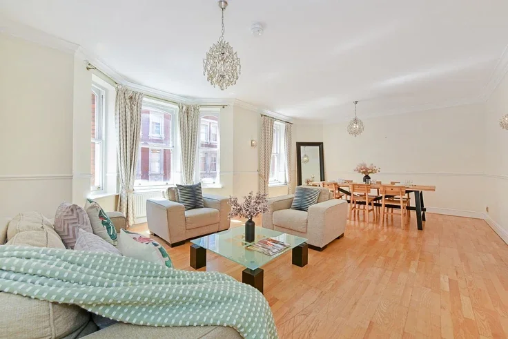 Flat Berners Mews in City of Westminster