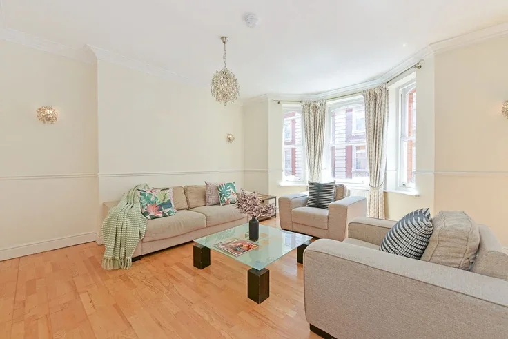 Flat Berners Mews in City of Westminster