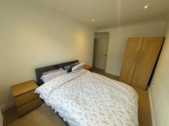 Flat West Wycombe Road in High Wycombe