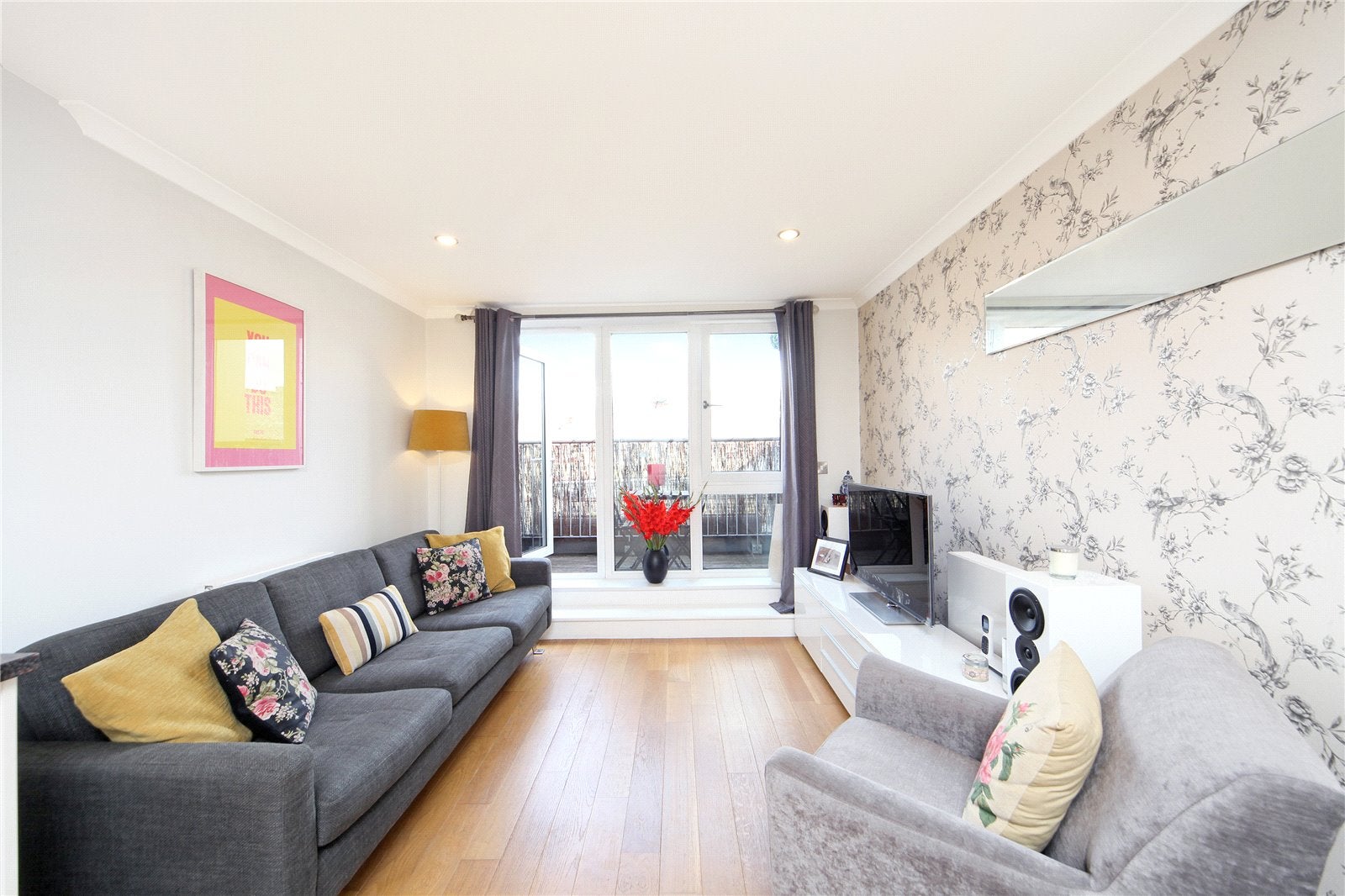 Flat Trinity Mews in Greater London