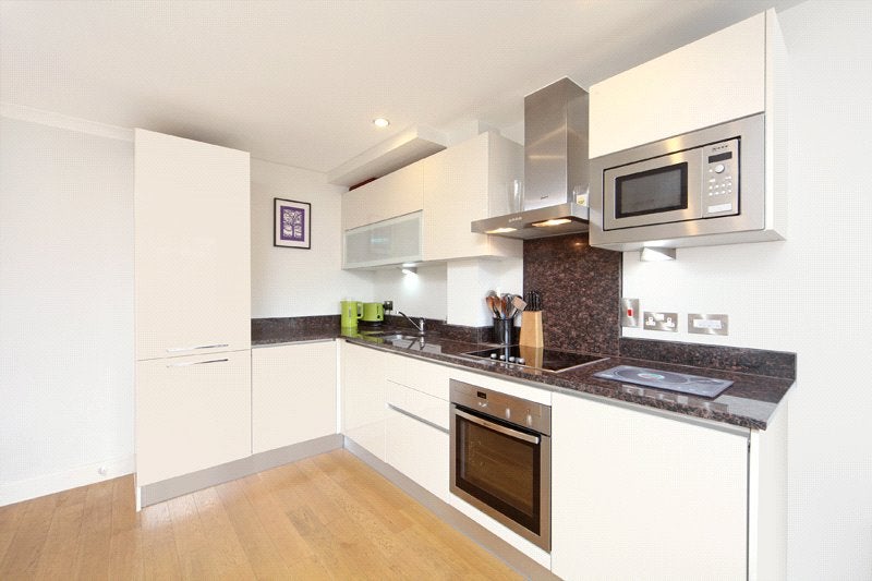 Flat Trinity Mews in Greater London
