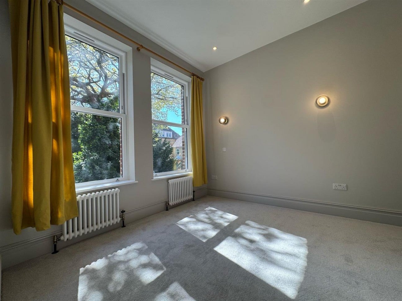 Flat Tooting Bec Gardens in Greater London